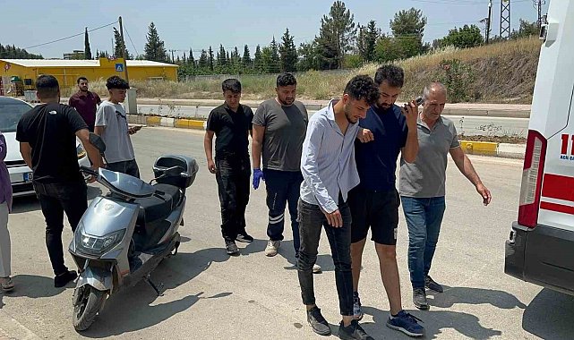 Motosiklet devrildi: 2 yaralı