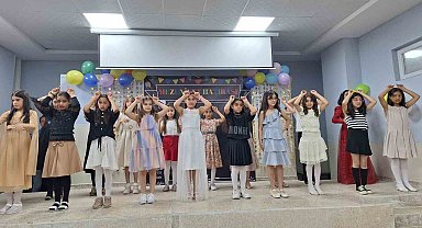 Muş'ta miniklerin mezuniyet heyecanı