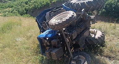 Muş'ta traktör devrildi: 1 yaralı