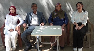 Muş'ta YKS çıkışında duygulandıran karşılama