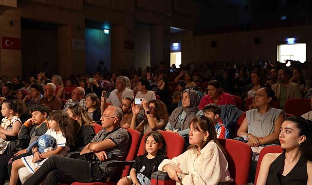 Niğde'de öğrencilerden İngilizce tiyatro