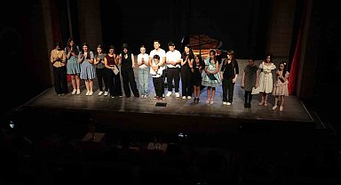 Odunpazarı Belediyesi Piyano Atölyesi'nden unutulmaz yıl sonu konseri