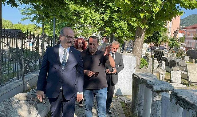 Öğrencileri gördü, 30 yıl önceki hatıraları canlandı