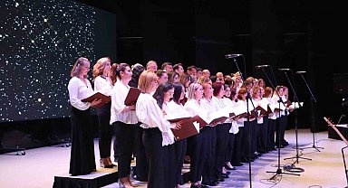 Öğretmenlerin türkü konseri beğeni topladı