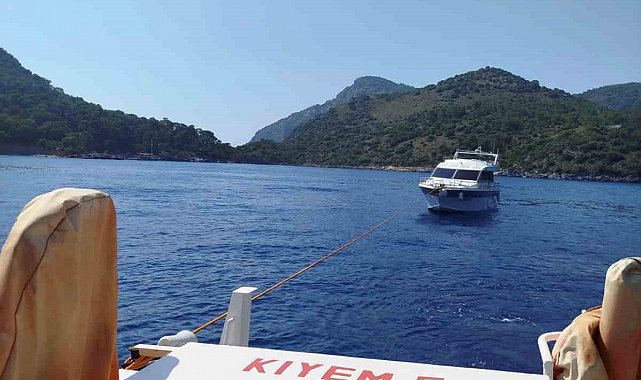 Ölüdeniz açıklarında arızalanan tekne kurtarıldı