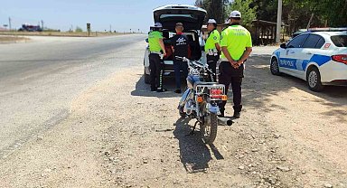 Ölüme meydan okuduğu anlarla sosyal medyada şov yapan sürücü yakayı ele verdi