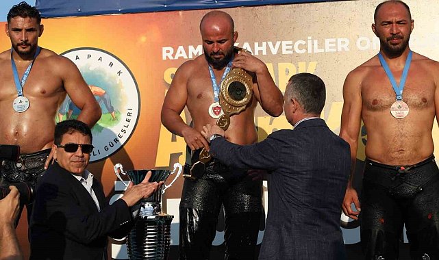 Orhan Okulu, Sekapark'ta altın kemerin sahibi oldu