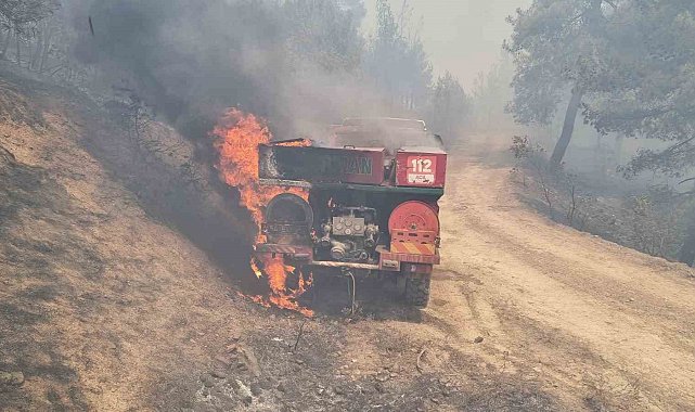 Orman yangınında ekiplerin zor anları: Arazöz alevlerin ortasında kaldı