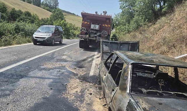 Osmaneli'de seyir halindeki otomobil yandı