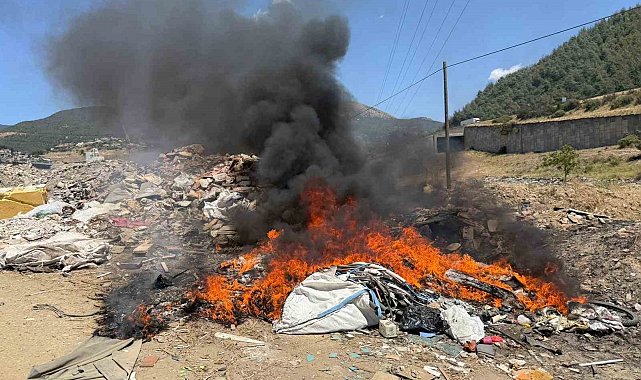 Osmaniye'de hurdalıkta çıkan yangın söndürüldü
