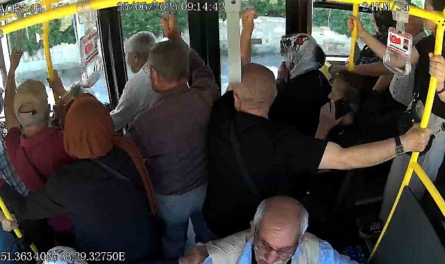 Otobüs şoförü fenalaşan yolcuyu hastaneye yetiştirmek için zamanla yarıştı