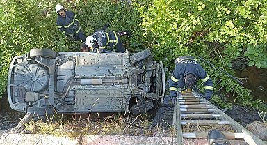 Otomobil dereye düştü: 1 yaralı