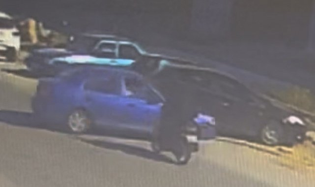 Otomobil ile çarpışan motosikletli yaralandı: Kaza anı kamerada