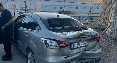  Otomobil ile Tır Çarpıştı: 2 Kişi Yaralandı