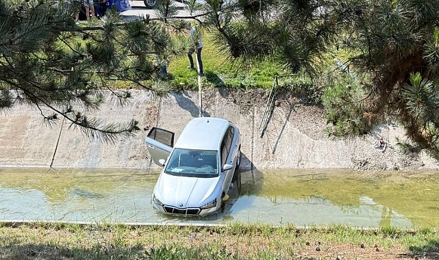 Otomobil sulama kanalına uçtu