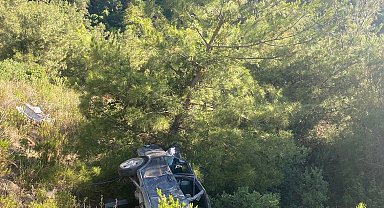 Otomobil uçurumdan uçtu: 1 ölü, 2 yaralı