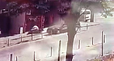 Otomobilin çarptığı motosikletli yaralandı