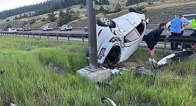 Otoyolda takla attı: 2 yaralı