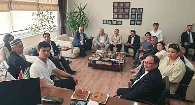 Özbek basın heyeti, Bursa'daki gazetecilerle bir araya geldi