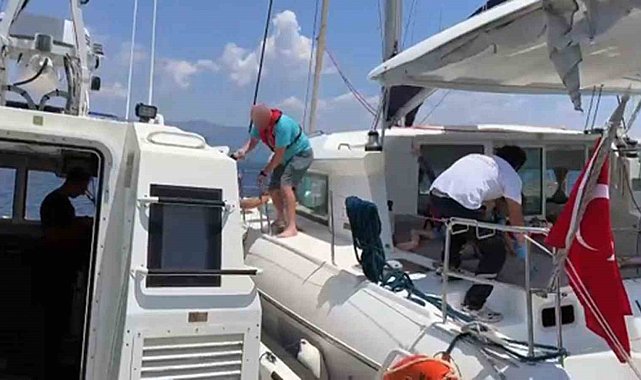 Özel teknede rahatsızlanan çocuk için tıbbi tahliye
