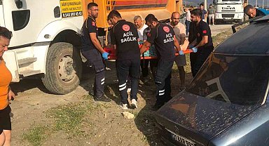 Park halindeki araca çarpıp kum tepesine saplandı