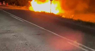 Patnos'ta kaza yapan araç alev aldı: 2 yaralı