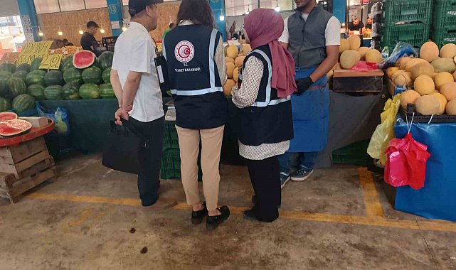 Pazar yerinde ürünlerin künye ve faturaları incelendi