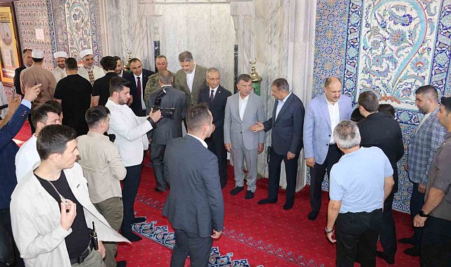 Peygamberler şehri Şanlıurfa'da bayram namazı coşkusu