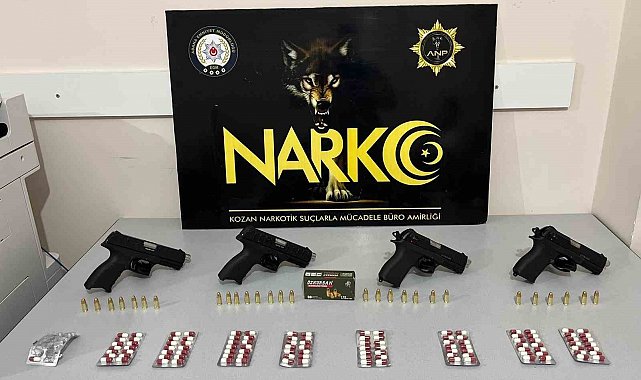 Polisin uyarı ateşiyle durdurulan araçtan uyuşturucu ve silahlar çıktı