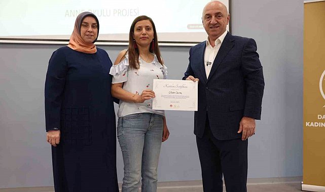 "Anne Okulu" ilk mezunlarını verdi