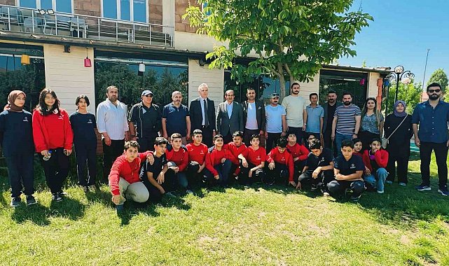 "Biz Bir Takımız" projesiyle Adıyamanlı öğrenciler Yüksekova'da buluştu