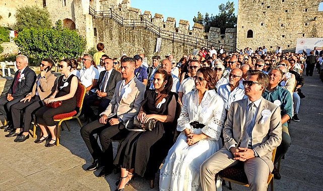 "Hayatın Anlamı Kitap" sezon finalini yaptı