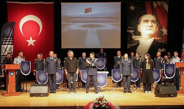 "Ordu Millet El Ele" konseri Kütahya'da ilgi gördü