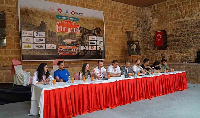 Ralli pilotları öğrencilerle buluştu