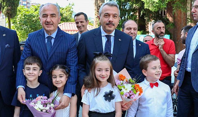 Rize'de 56 bin 180 öğrenci karne heyecanı yaşadı