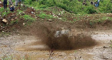 Rize'de Off-Road yarışları nefesleri kesti