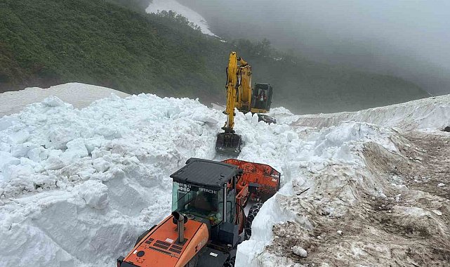Rize'nin yaylalarında karla mücadele çalışmaları sürüyor