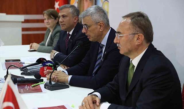 Sağlık Bakanı Memişoğlu: "Gelişmiş ülkelerin hayal bile edemeyeceği bazı şeyleri yaptık"