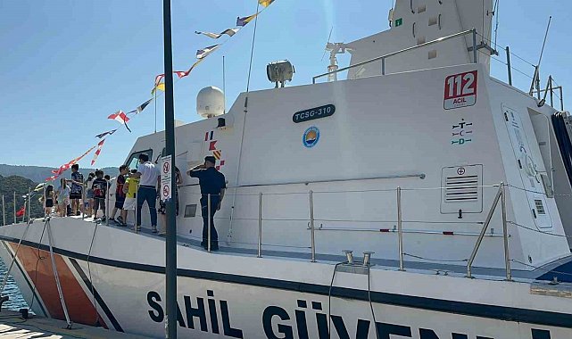 Sahil Güvenlik Botu Marmaris'te halkın ziyaretine açıldı