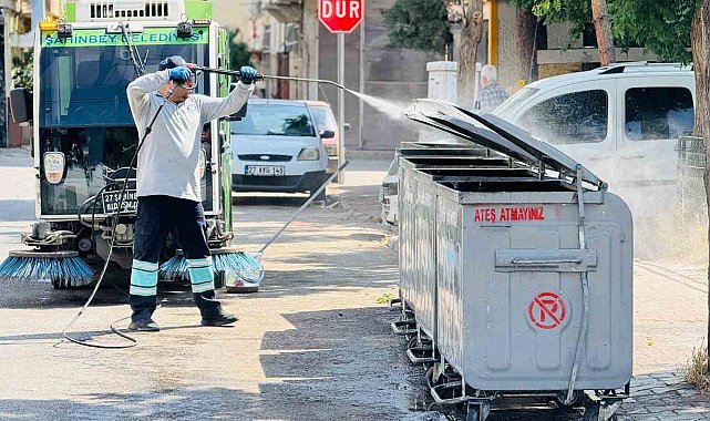 Şahinbey Belediyesi temizlik işleri ekipleri bayram boyunca görev başındaydı