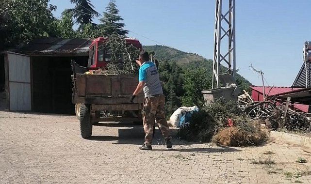 Saimbeyli'de sokaklar temizlendi, çöpler dezenfekte edildi