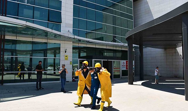 Samsun itfaiyesinden Ağız ve Diş Sağlığı Merkezi'nde yangın eğitimi