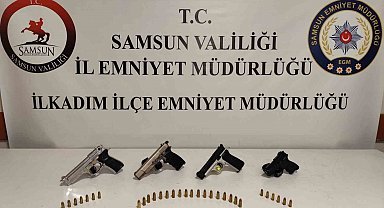 Samsun'da 2 kişi ruhsatsız silahlarla yakalandı