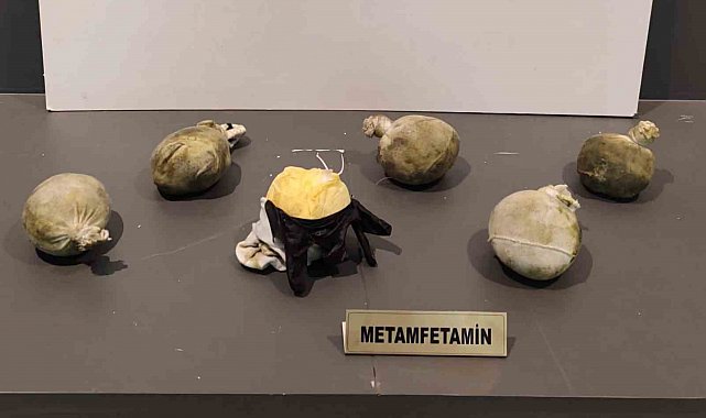Samsun'da bir araçta 1 kilo metamfetamin ele geçirildi: 3 gözaltı