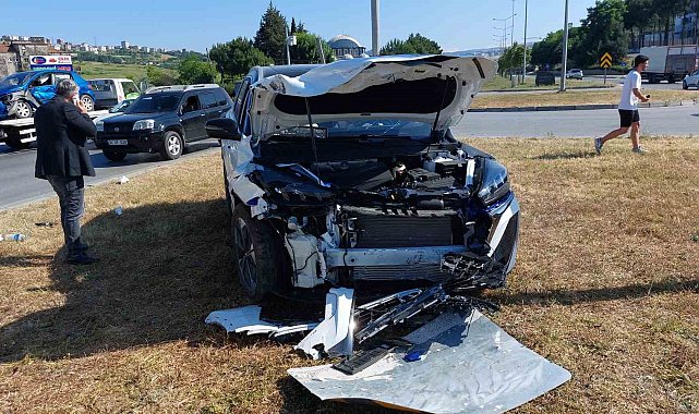 Samsun'da kavşakta 2 otomobil çarpıştı: 4 yaralı