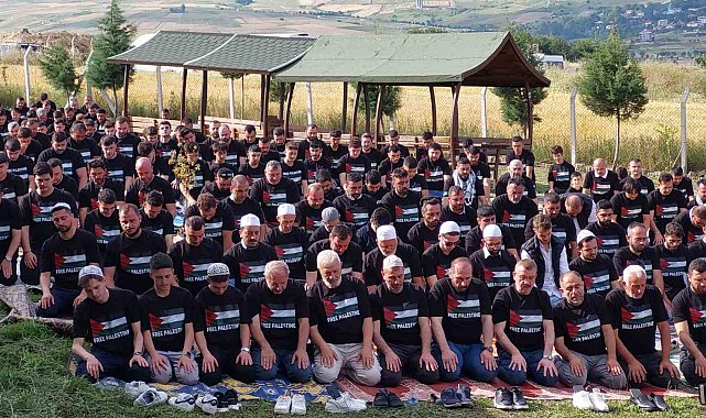 Samsunspor taraftarlarından Filistin'e dua, İsrail'e protesto