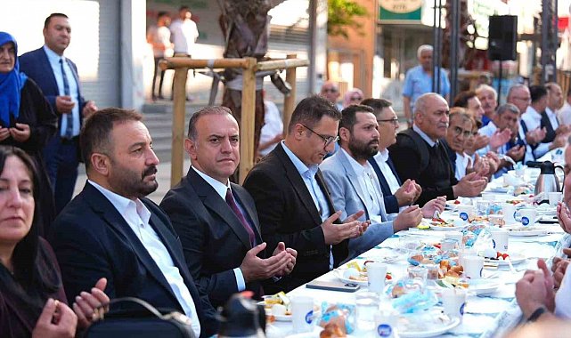 Sancaktepe'de Bayram sofrası kuruldu, gönüller bir oldu