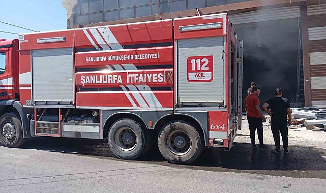 Şanlıurfa'da boya fabrikasında çıkan yangın kontrol altına alındı