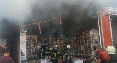 Şanlıurfa'da iş yeri yangını kontrol altına alındı