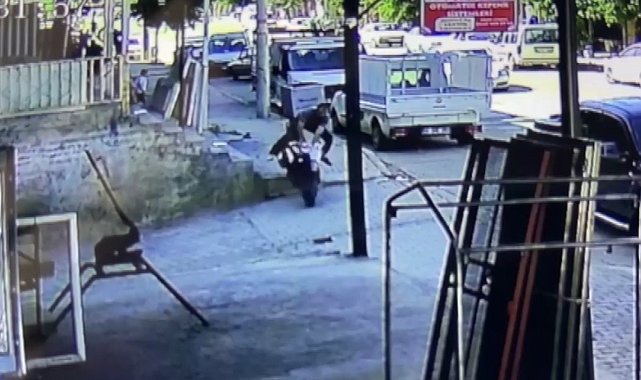 Şanlıurfa'da motosiklet kazasında facianın eşiğinden dönüldü